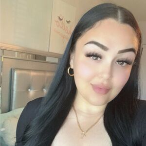 Meet your Posher, Valerie